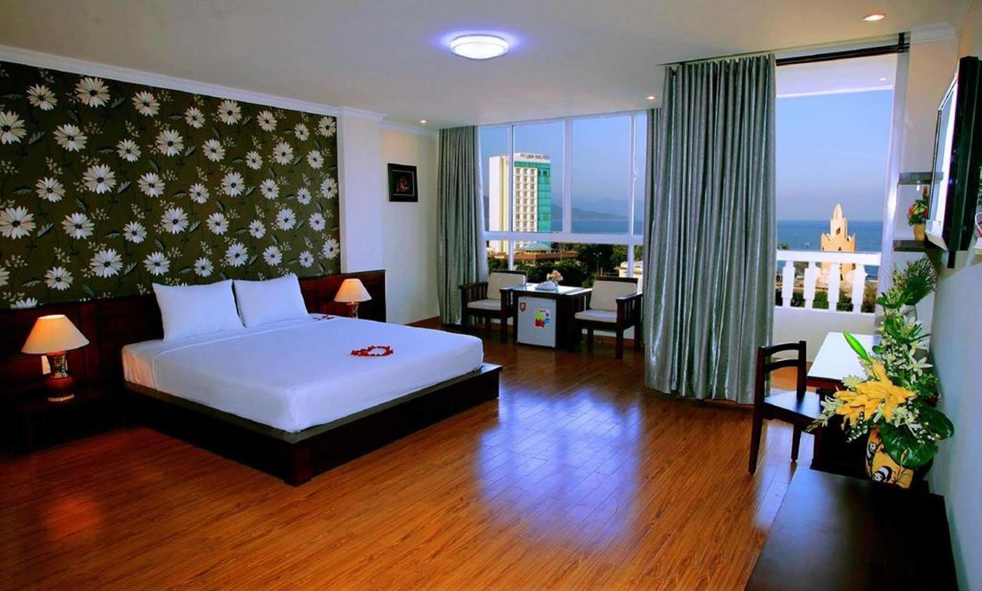 Nice Swan Hotel Нячанг Екстер'єр фото